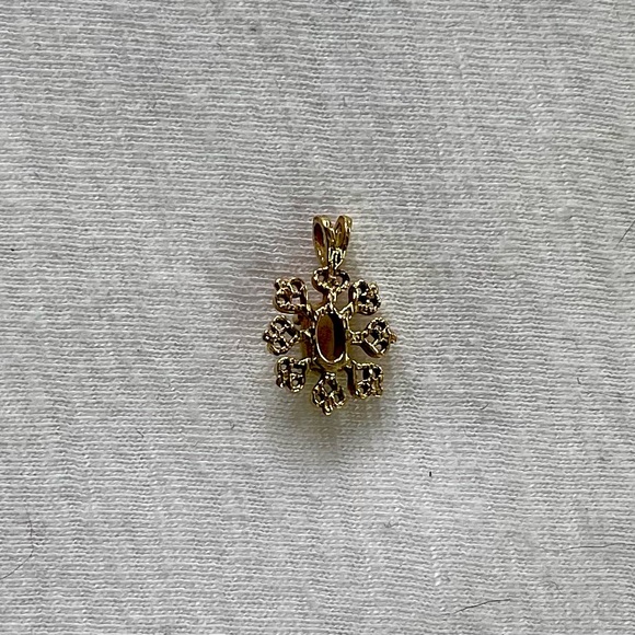 14K Gold and Opal Pendant - Picture 5 of 6
